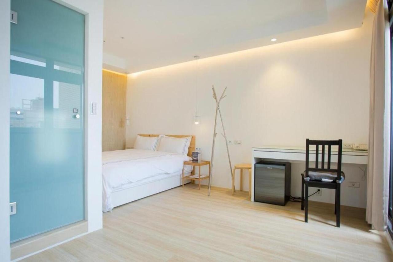 Mini West Hotel Taichung Dış mekan fotoğraf