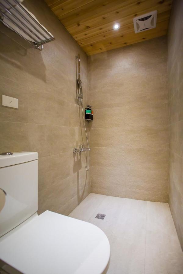 Mini West Hotel Taichung Dış mekan fotoğraf