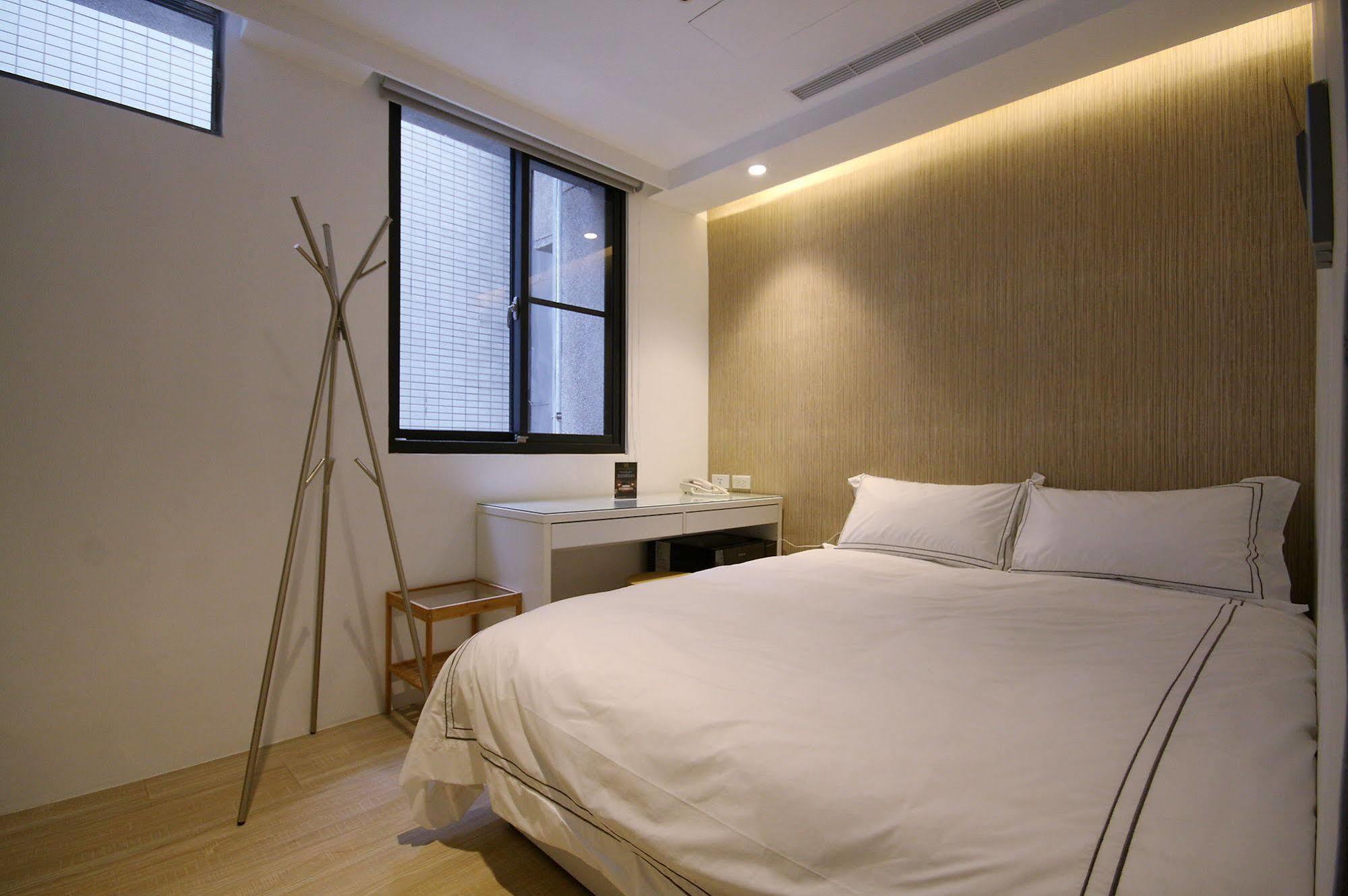 Mini West Hotel Taichung Dış mekan fotoğraf