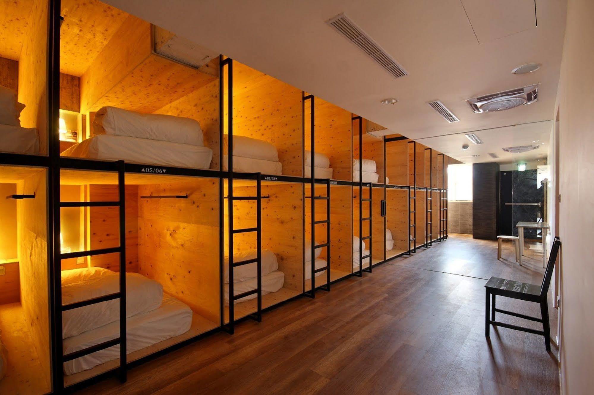Mini West Hotel Taichung Dış mekan fotoğraf