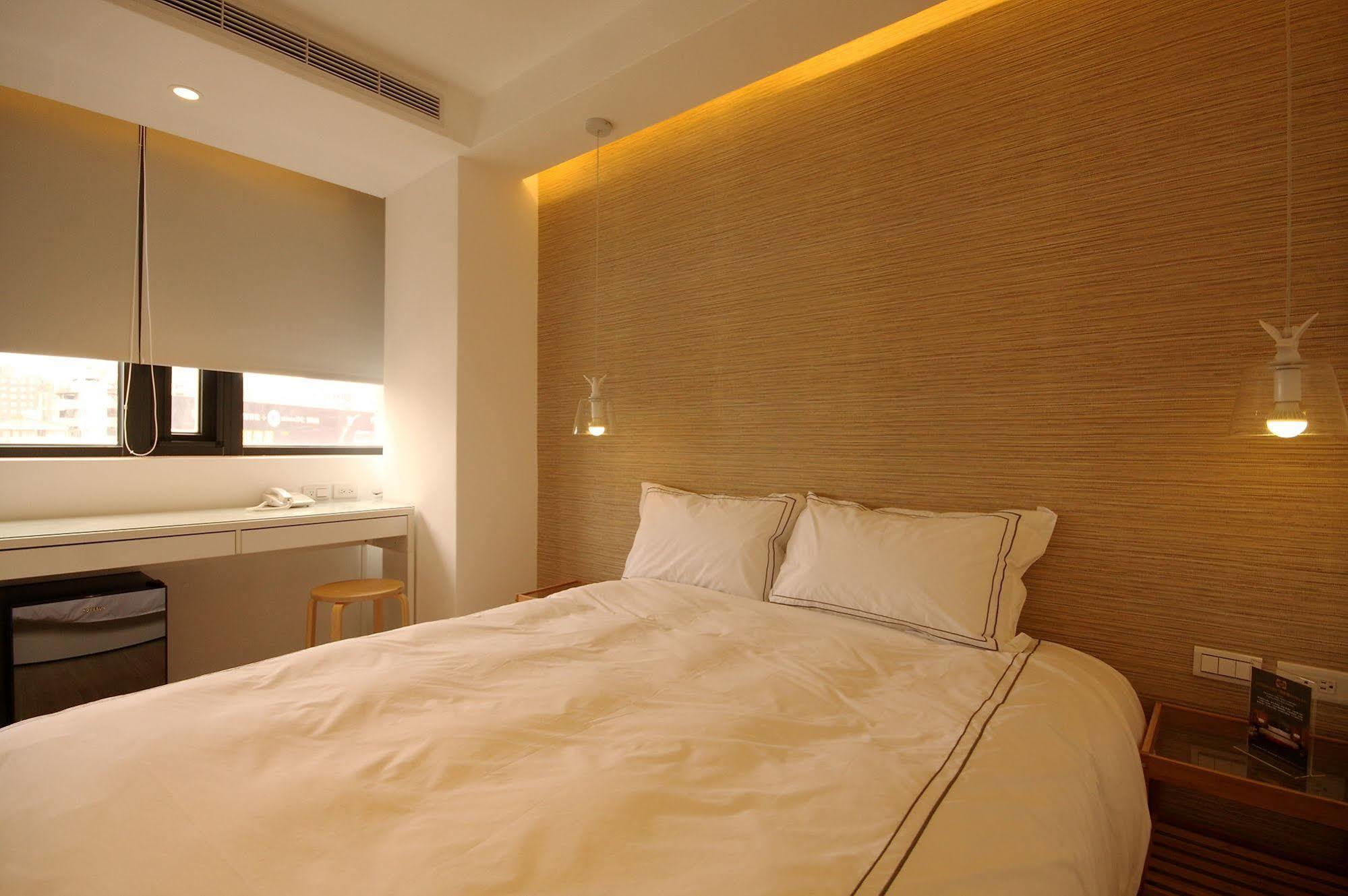 Mini West Hotel Taichung Dış mekan fotoğraf